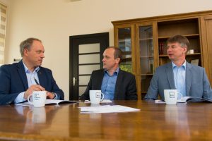 From the left: KTU rector Eugenijus Valatka, Vice-Rector for Studies Jonas Čeponis and Vice-Rector for Research and Innovation Leonas Balaševičius
